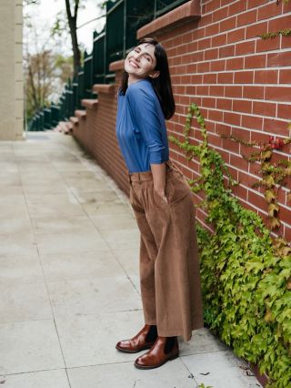 Bude to univerzální černá, nebo hřejivá hnědá? Dnes vám neseme dvě nové barvy manšestrových culottes Michele! Oproti...